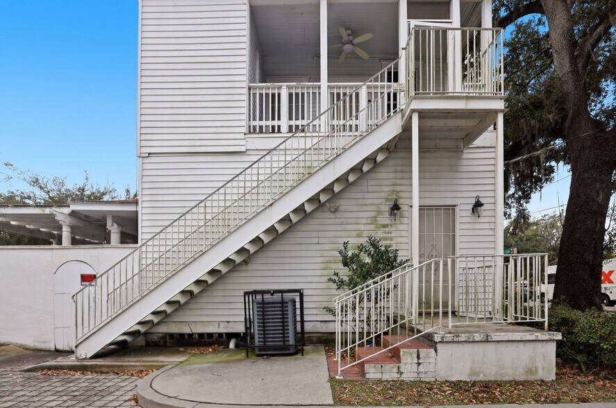 More Photos Of 422 W 43rd St, Savannah Storefront Retail Office For Lease