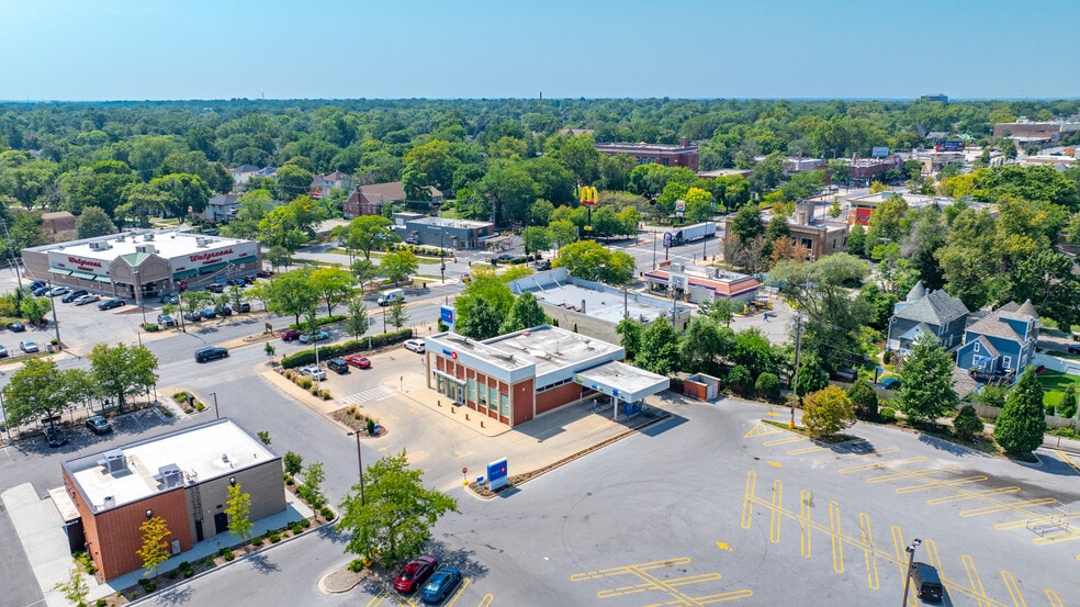 More Photos Of 1614 W 95th St, Chicago Bank For Sale