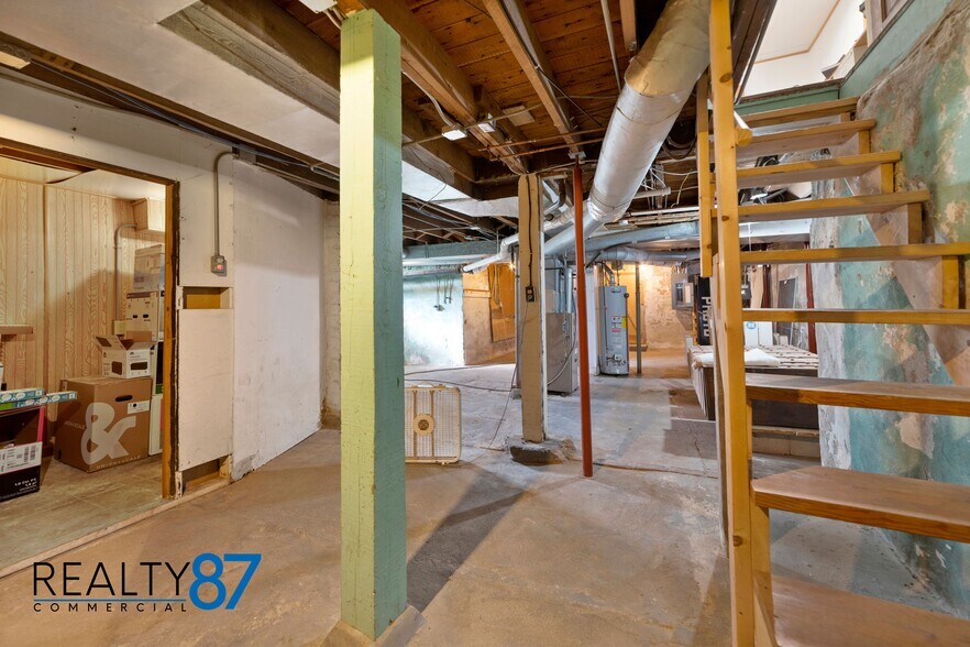 More Photos Of 448 7th Ave, Marion Office For Sale