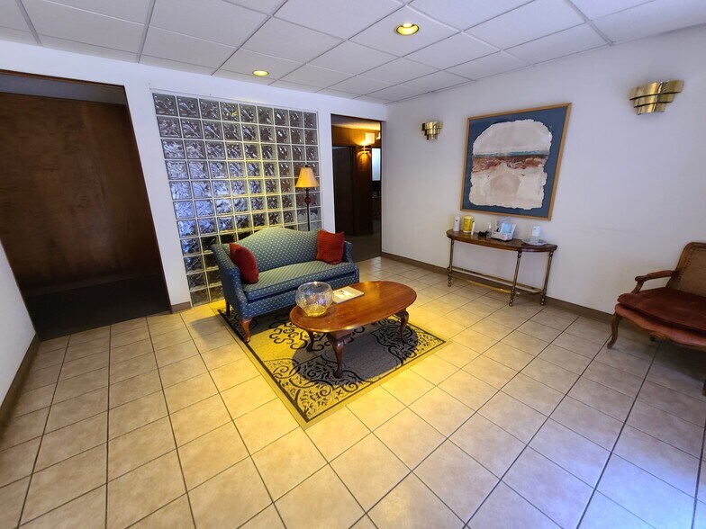 More Photos Of 12803 Demetra Dr, Farmers Branch Office Residential For Lease