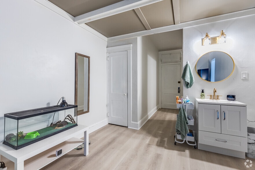 More Photos Of 244 E Graves Ave, Orange City Apartments For Lease