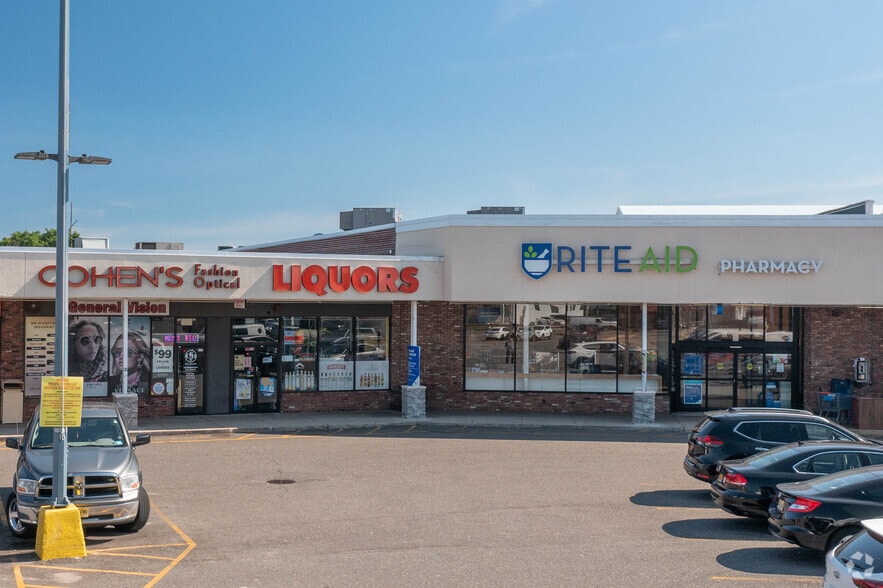 More Photos Of 490-520 Hempstead Tpke, West Hempstead Unknown For Lease