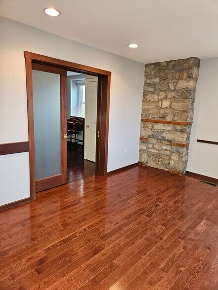 More Photos Of 3144 Hamilton Blvd, Allentown Storefront Retail Office For Lease