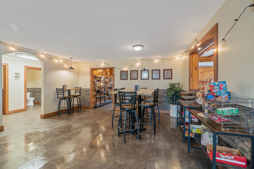 More Photos Of 2107 N Osceola Rd, Camden Service Station For Sale