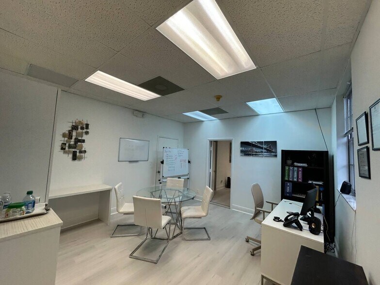 More Photos Of 2400 N University Dr, Pembroke Pines Office For Lease