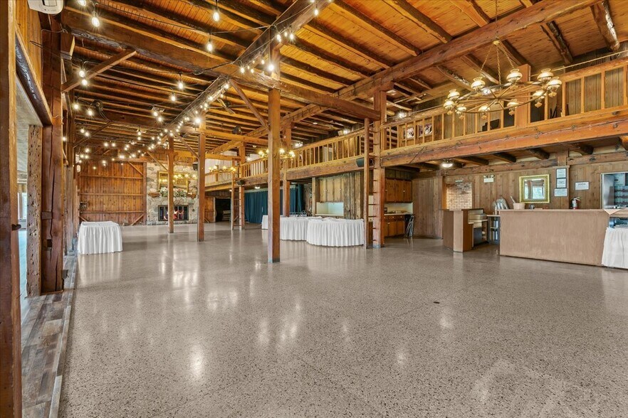 More Photos Of 9512 E Lippincott Blvd, Davison Golf Course Driving Range For Sale