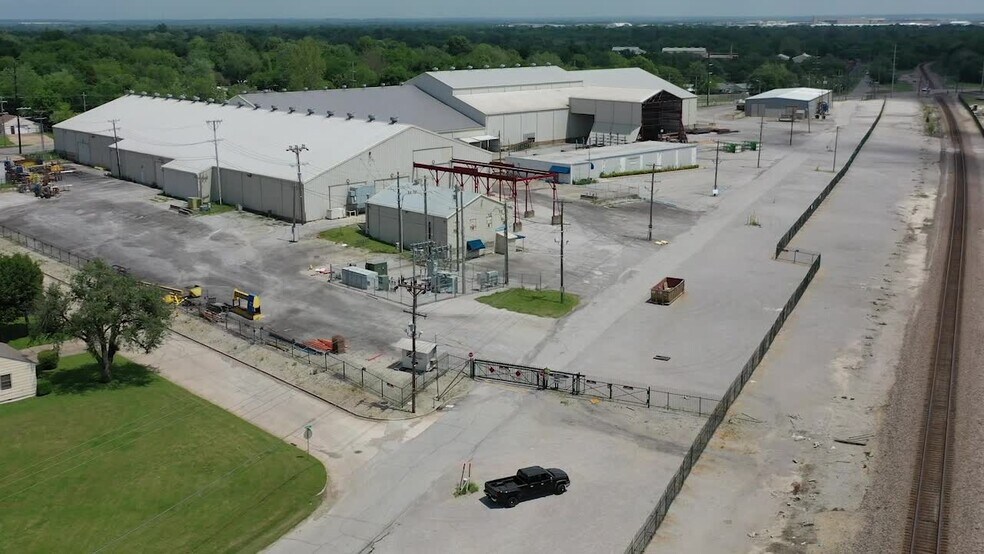 Primary Photo Of 3515 Dawson Rd, Tulsa Manufacturing For Lease