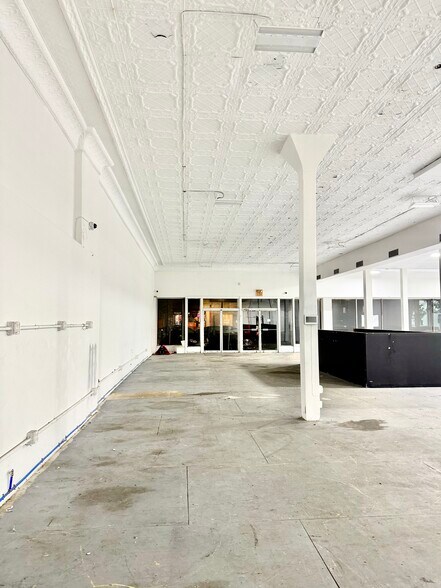 More Photos Of 14-20 N Main St, Shenandoah Office For Sale