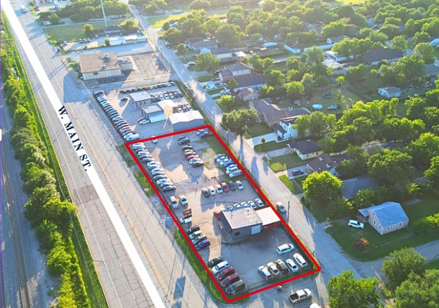 More Photos Of 2002 W Main St, Grand Prairie Auto Dealership For Sale