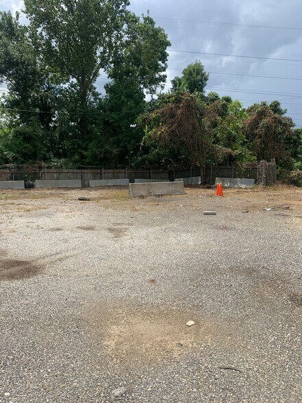 More Photos Of 711 Old Ritchie Rd, Capitol Heights Distribution For Lease