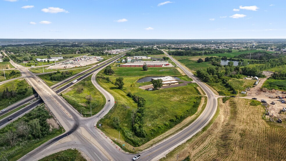 More Photos Of 560 Rolling Meadows, Fond Du Lac Light Distribution For Sale