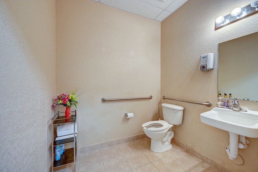 More Photos Of 4851 W Hillsboro Blvd, Coconut Creek Office For Sale