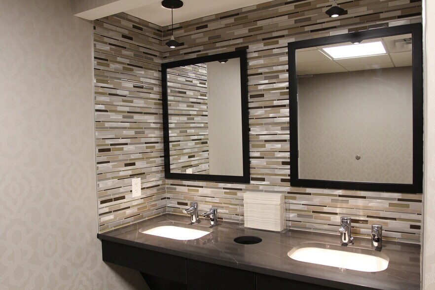 More Photos Of 101 Bullitt Ln, Louisville Office For Sale