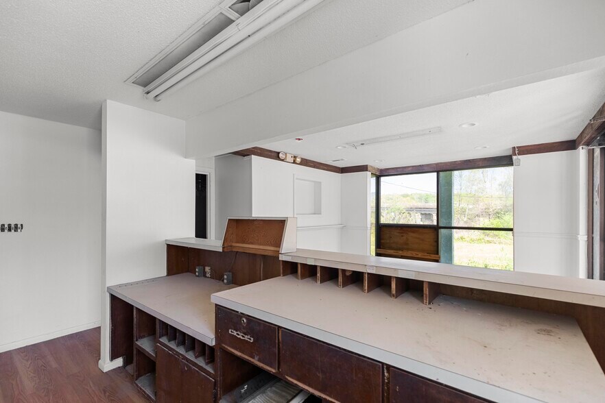 More Photos Of 1010 N Eufaula Ave, Eufaula Hotel For Sale