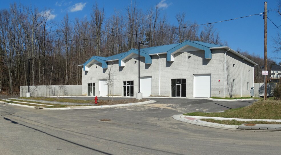 More Photos Of 7799 Cinder Bed Rd, Lorton Warehouse For Lease