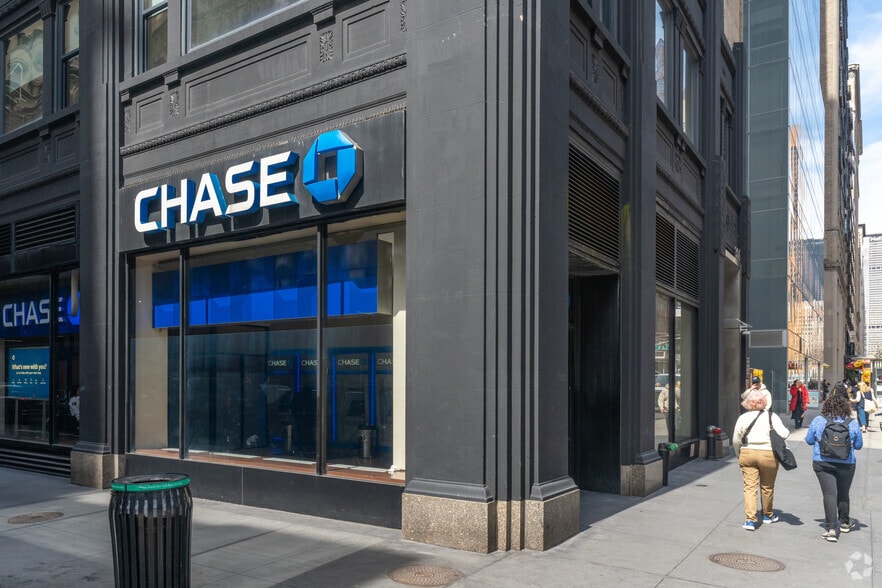 More Photos Of 386 Park Ave S, New York Coworking Space