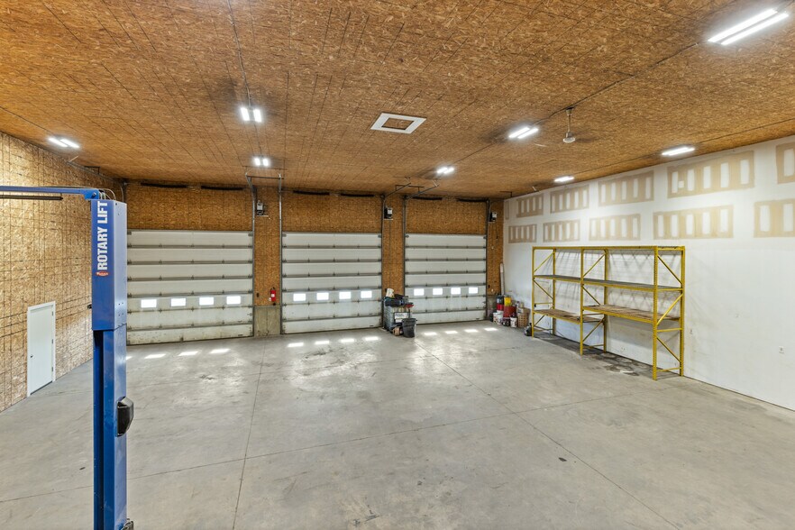 More Photos Of 381 Portland St, Berwick Service For Lease