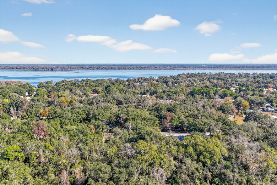 More Photos Of 2396 N Country Road 470, Lake Panasoffkee General Retail For Sale