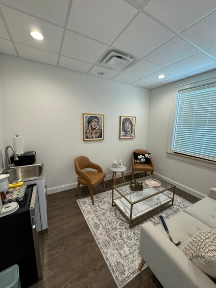 More Photos Of 421 Main St, Clayton Coworking Space