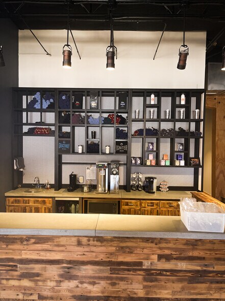 More Photos Of 710 Presidential Dr, Richardson Office For Lease