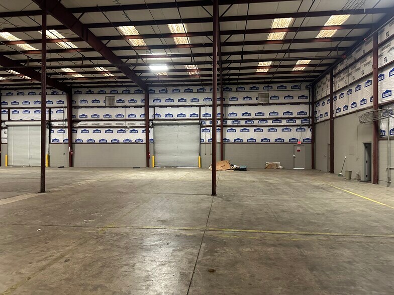 More Photos Of 102 Sharon Ct, Pooler Warehouse For Lease