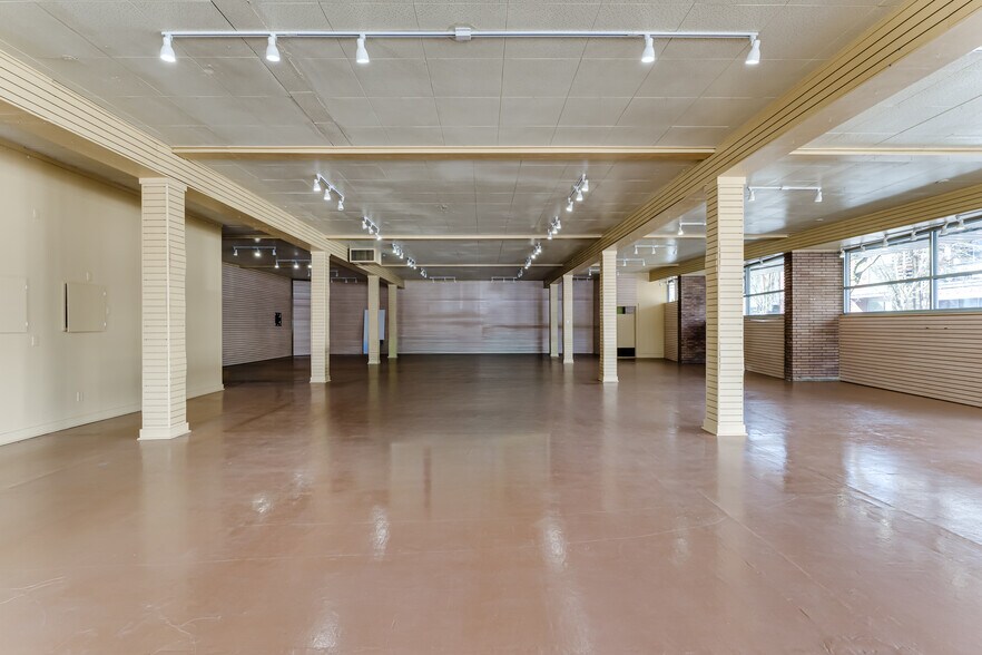 More Photos Of 806 Charnelton St, Eugene Storefront For Sale