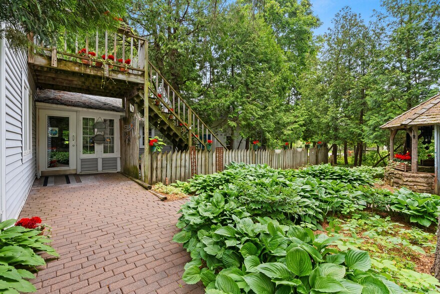 More Photos Of 10320 Water Steet, Sister Bay Storefront Retail Office For Sale