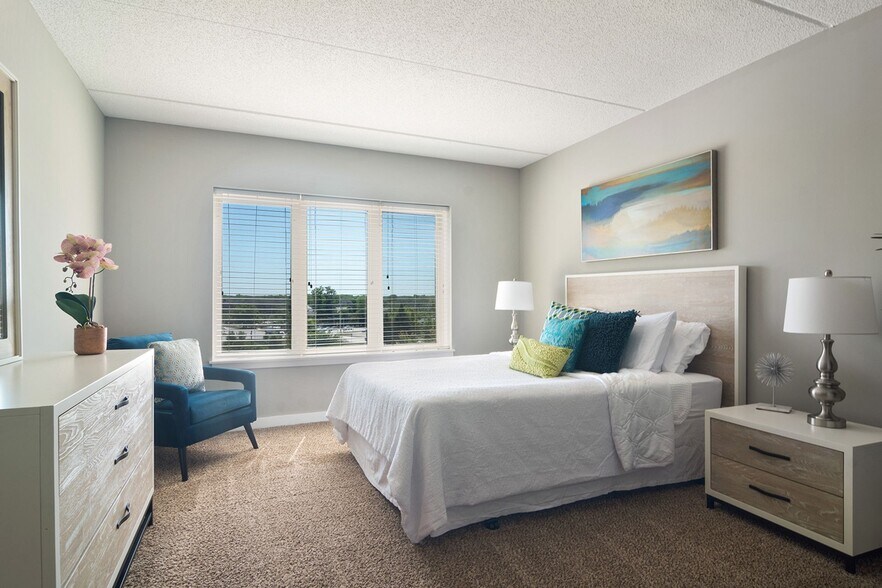 More Photos Of 1255 Town Center Rd, Vernon Hills Apartments For Lease