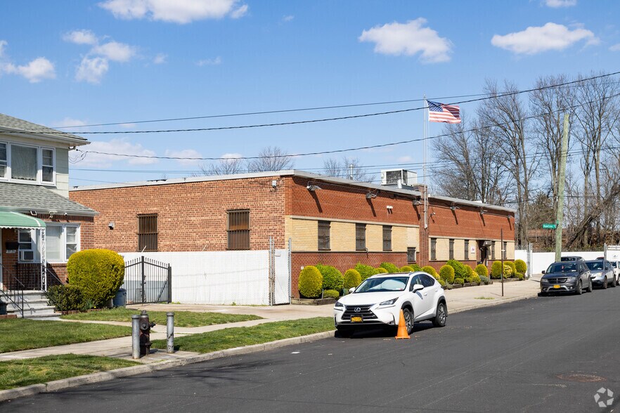 More Photos Of 97-35 133rd Ave, Ozone Park Warehouse For Lease