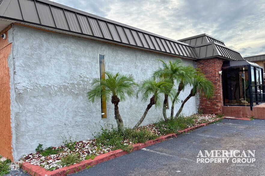 More Photos Of 14000 Tamiami Trl, North Port Hotel For Lease