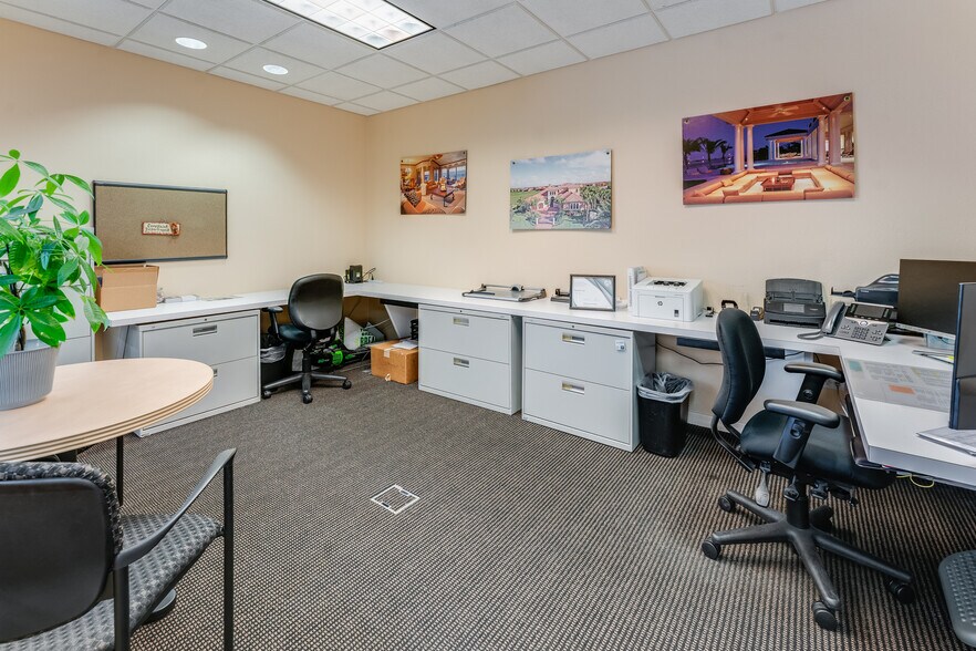 More Photos Of 8660 S Tamiami Trl, Sarasota Office For Sale