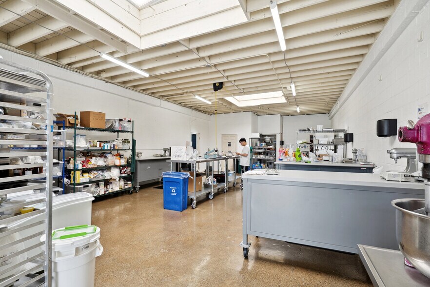 More Photos Of 1015 Howard Ave, San Mateo Service For Sale