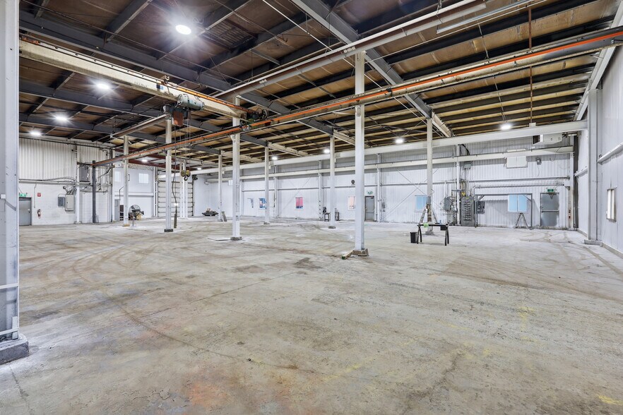 More Photos Of 375 Rue Saint-Louis, Saint-jean-sur-richelieu Industrial For Lease