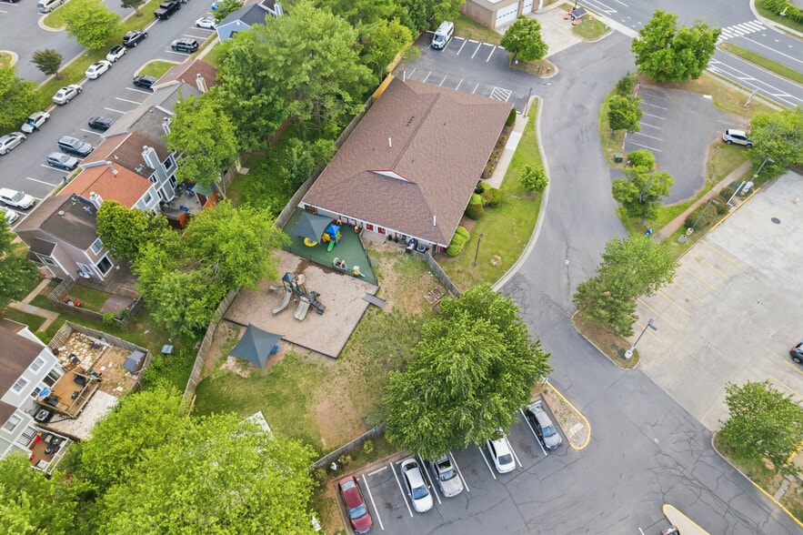 More Photos Of 83 Sugarland Run Dr, Sterling Daycare Center For Lease