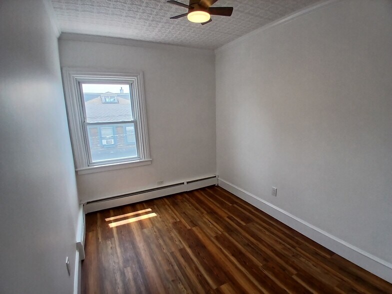 More Photos Of 117 Water St, Stonington Apartments For Sale