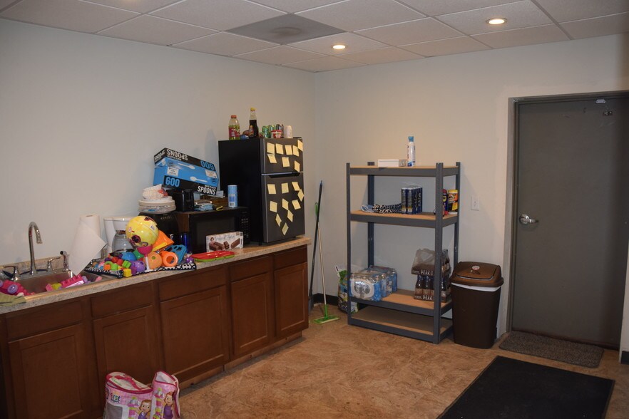 More Photos Of 13545 Bassett Ln, Williston Warehouse For Sale