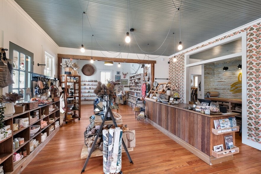 More Photos Of 632-636 High St, Comfort General Retail For Sale