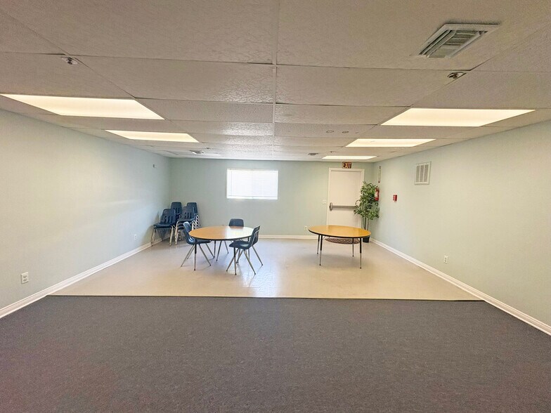 More Photos Of 1900 S Nevada St, Oceanside Schools For Lease