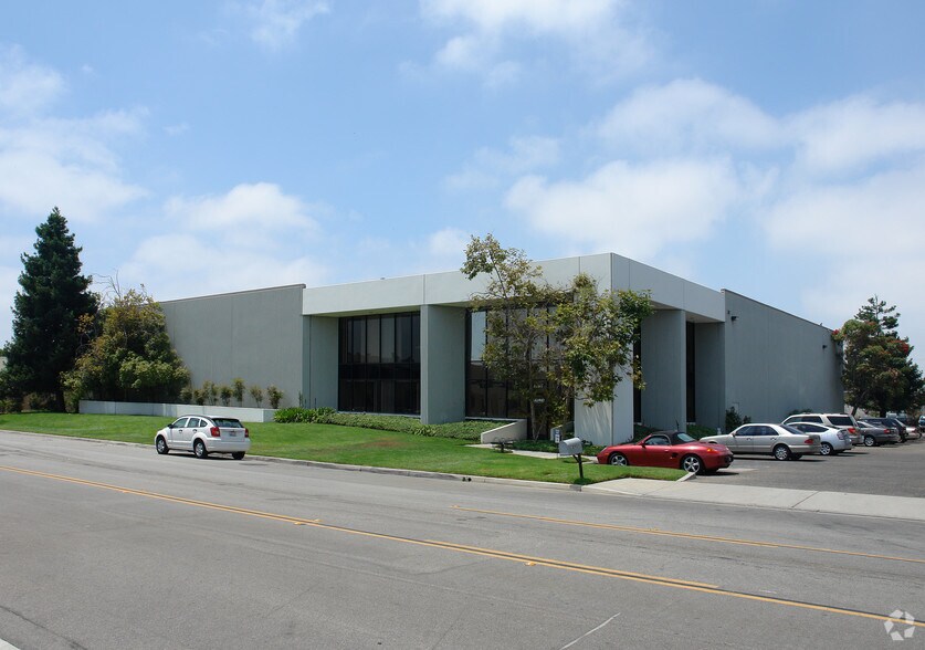 Primary Photo Of 2935 Golf Course Dr, Ventura Manufacturing For Sale