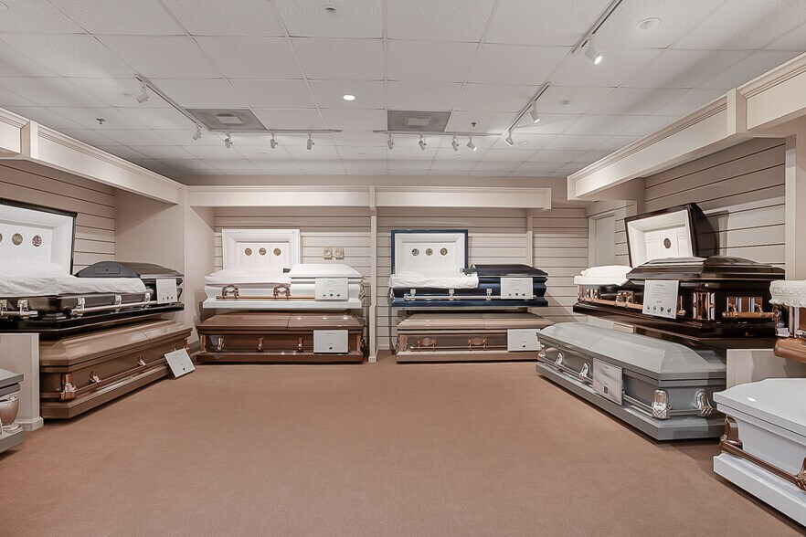 More Photos Of 291 NW 37th Ave, Miami Funeral Home For Sale