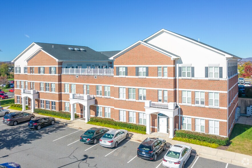 More Photos Of 7300-7350 Heritage Village Plz, Gainesville Coworking Space