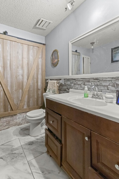 More Photos Of 6808 Lake Griffin Rd, Lady Lake Hotel For Sale