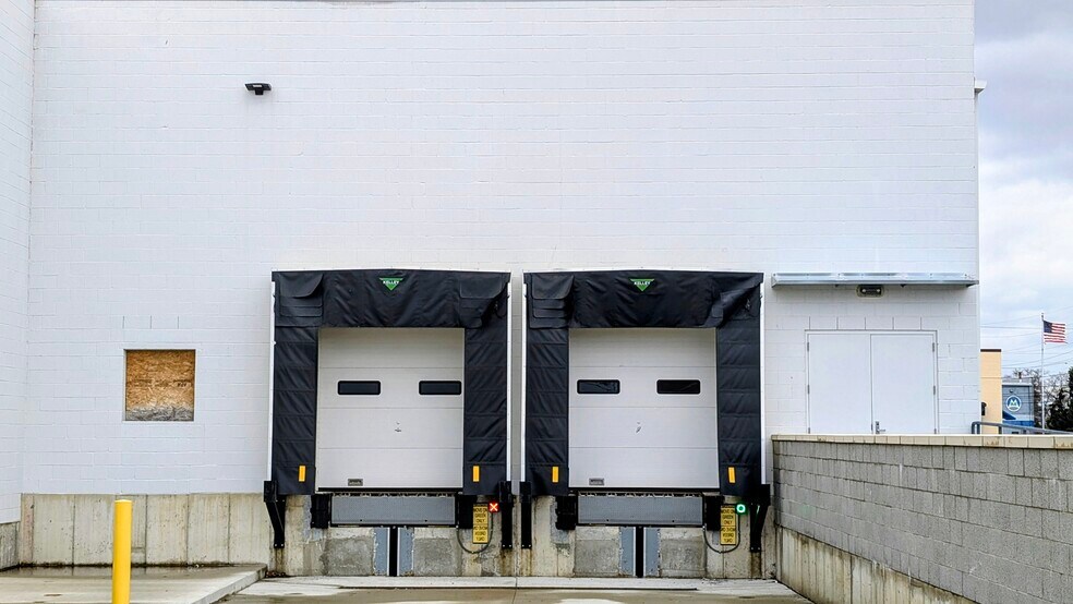 More Photos Of 32070 Gratiot Ave, Roseville Freestanding For Lease