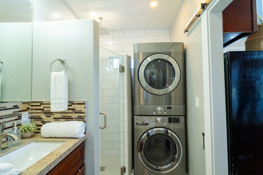 More Photos Of 2919 Ivy St, San Diego Apartments For Sale