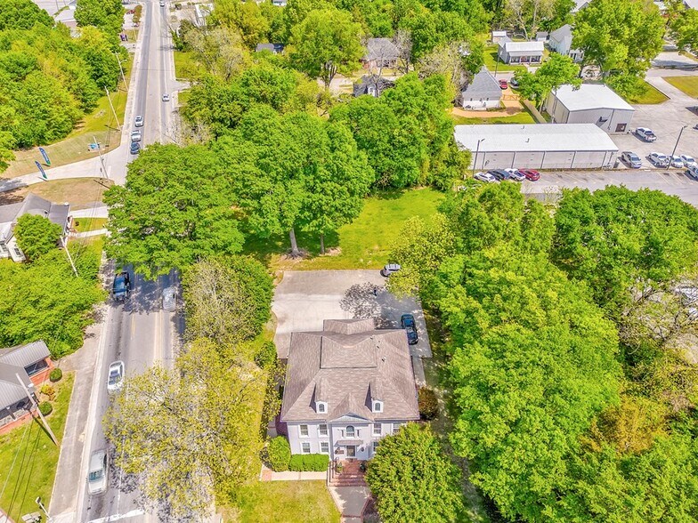 More Photos Of 417 Court St, Calhoun Office For Sale