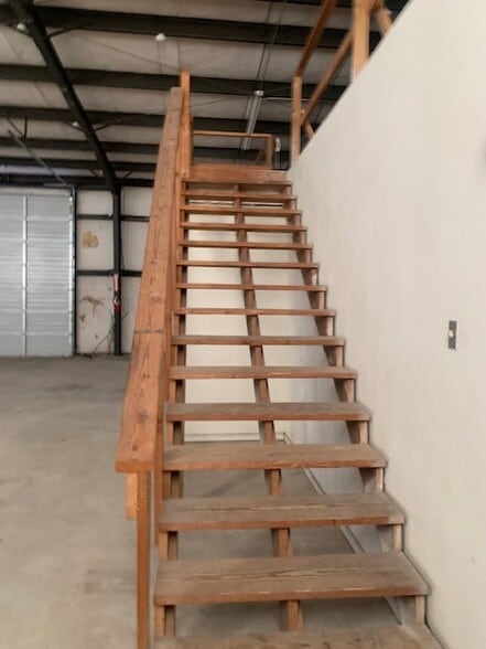 More Photos Of 203 W 96, League City Light Distribution For Sale