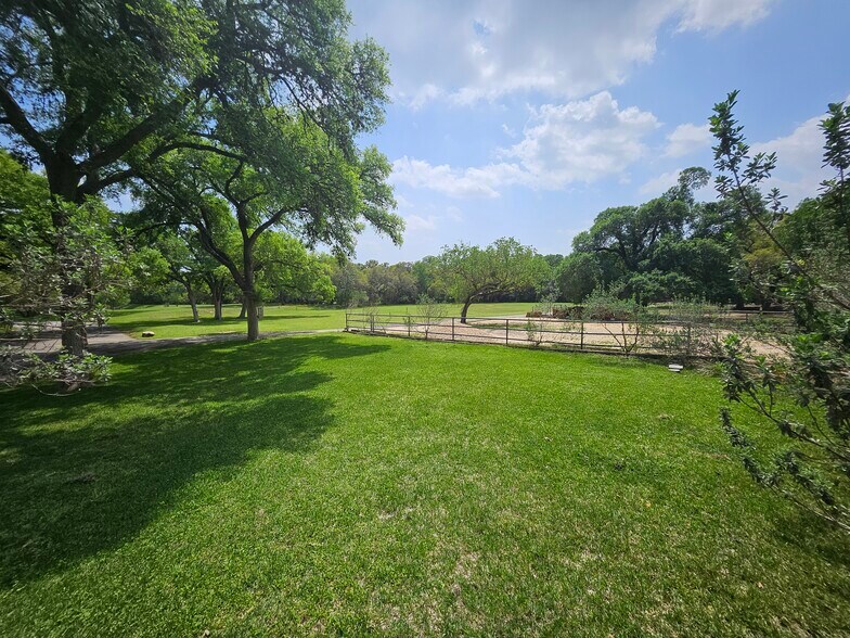 More Photos Of 13405-13411 George Rd, San Antonio Medical For Lease