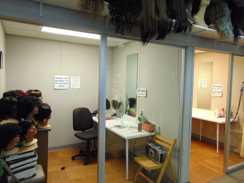 More Photos Of 15390 Gratiot Ave, Detroit Storefront For Lease