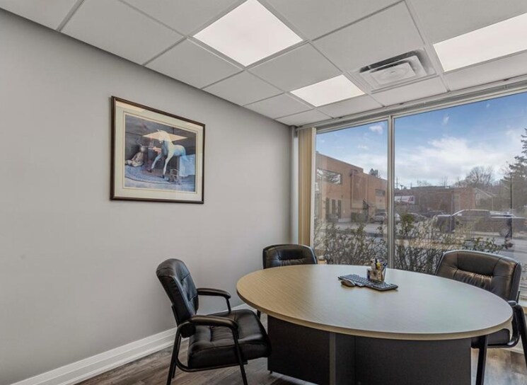 More Photos Of 361 King St, Midland Office For Lease