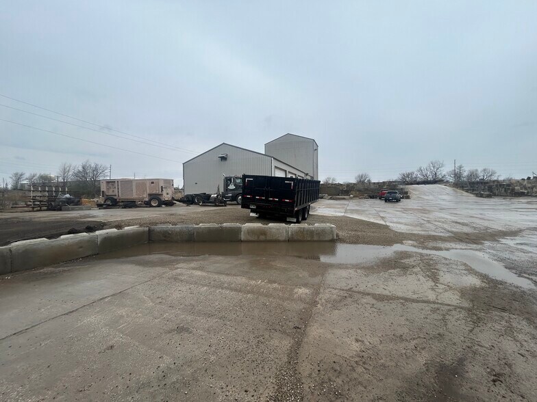 More Photos Of 1324 Fort Jesse Rd, Normal Industrial For Sale